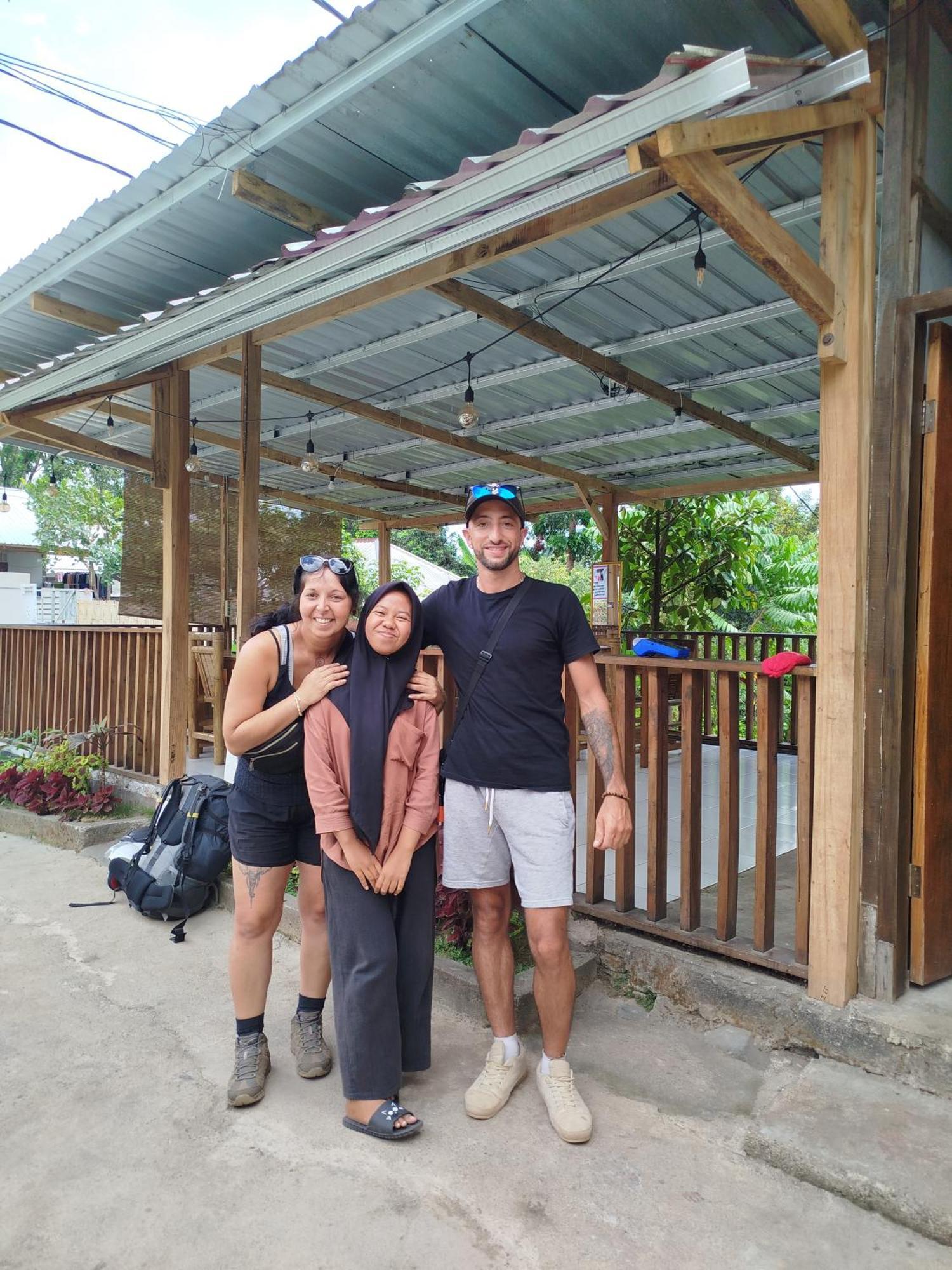 Tatasya Homestay Senaru Exterior photo